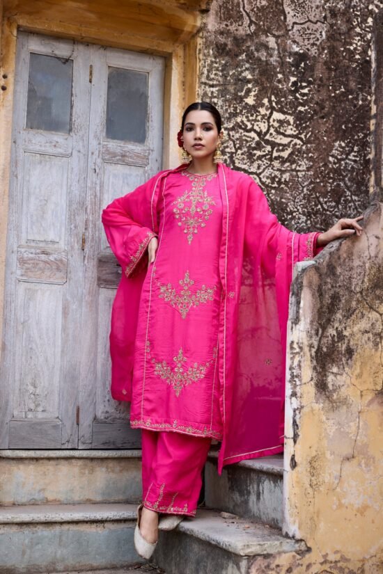 Gulaabo Kurta Set