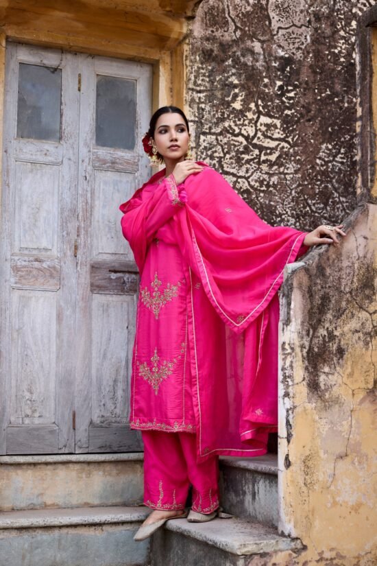 Gulaabo Kurta Set