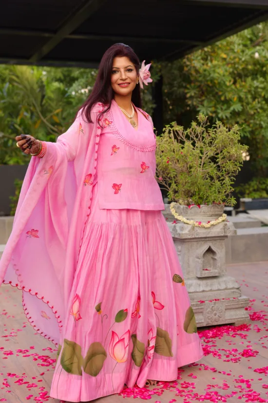 Gulabi Manjri Lehenga Set