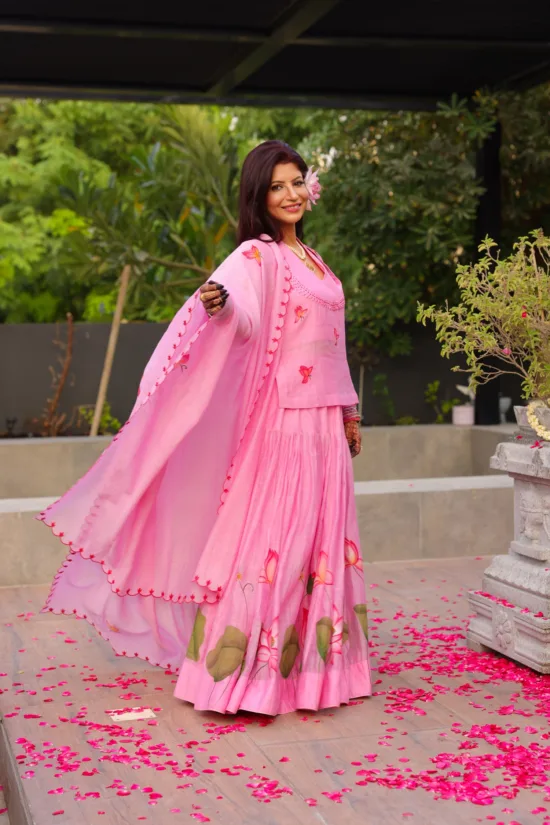 Gulabi Manjri Lehenga Set